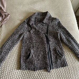 Lucky brand zip up sweater/cardigan
Size m